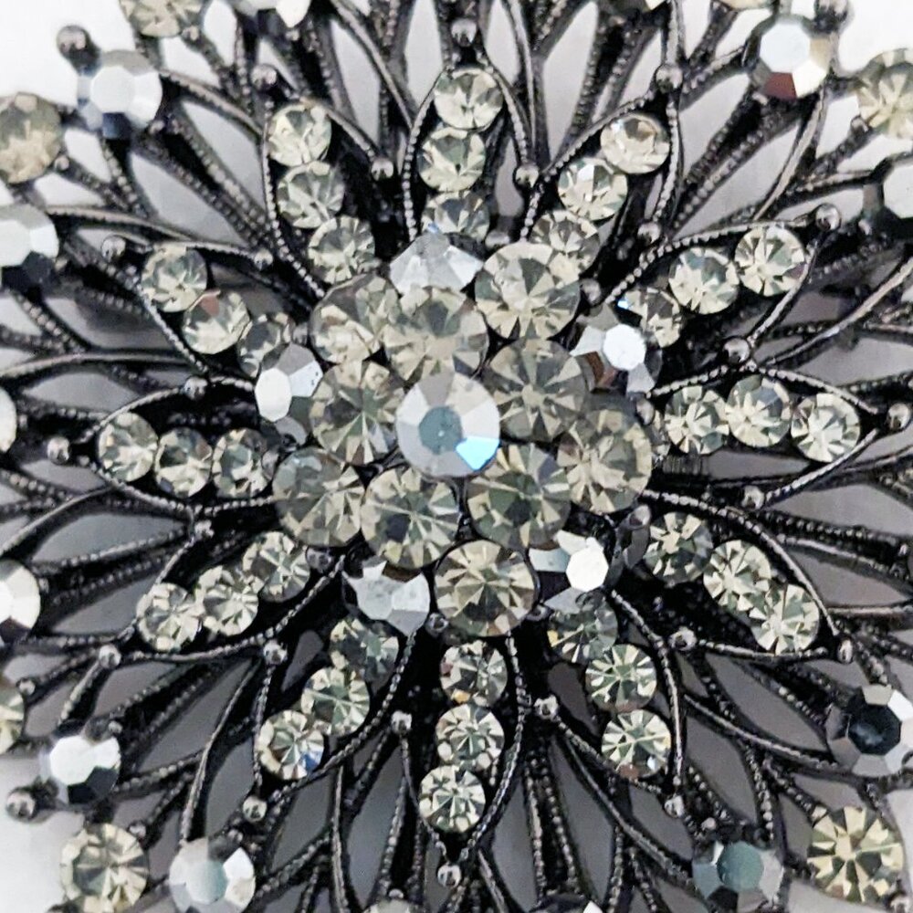 Snowflake Rhinestone Brooch - Picture 3 of 3